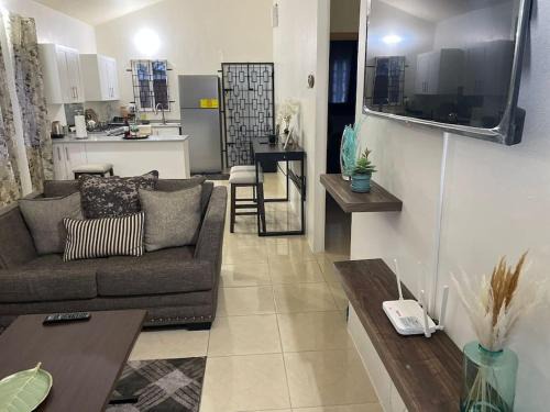 Spanish Town Apartment | Coconieta's Place by the Phoenix