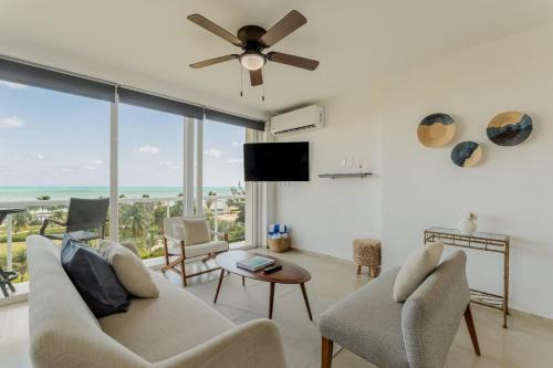 Puerto Juarez Apartment | Coconut 3 BDR Beachfront by Casa Paraiso