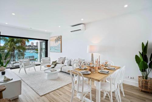 Elizabeth Bay Apartment | Coconut at Palm View Collective