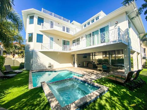 Bradenton Beach House | Coconut Cove