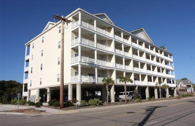 Crescent Beach Apartment | Coconut Grove 404 Condo