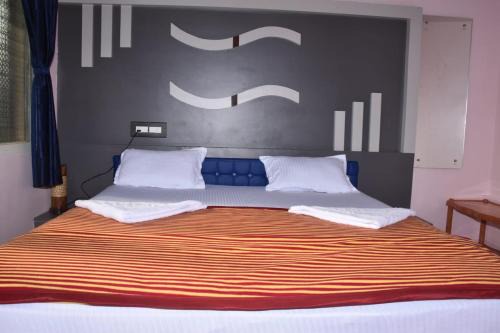 Kamalapur House | Coconut Homestay Hampi