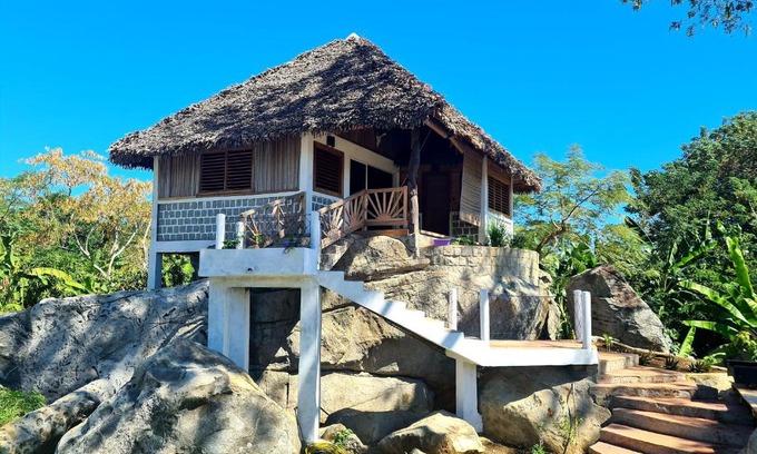 Nosy Komba House | COCONUT LODGE KOMBA