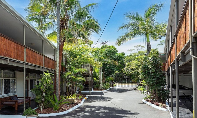 Scarness Apartment | Coconut Palms King One Bedroom Apartment - CoastHM