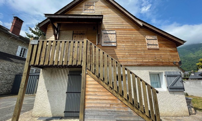 Laruns Apartment | Cocoon apartment 500m from town center, mountain view. Children's games, ski room