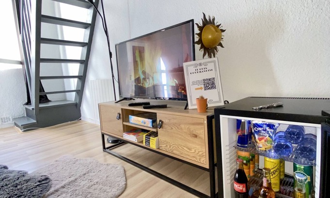 Nimes City Centre Apartment | 🏟 Cocoon in the Historic heart /2 steps from the arenas 🎉