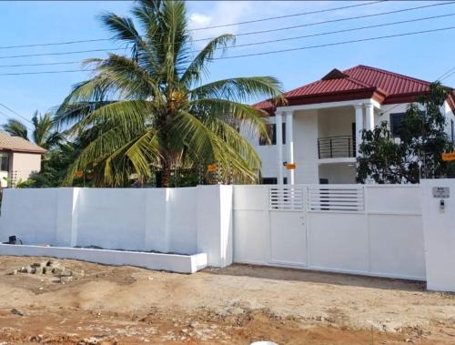 Kwabenyan House | Cocovine Residence