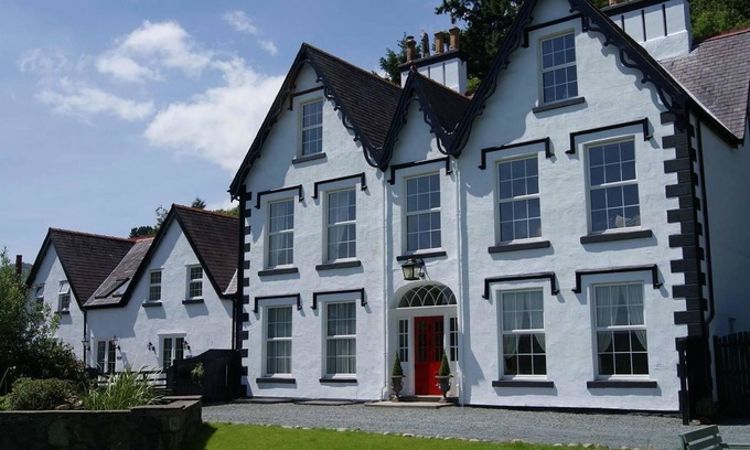 Rowen Bed & Breakfast | Coed Mawr Hall