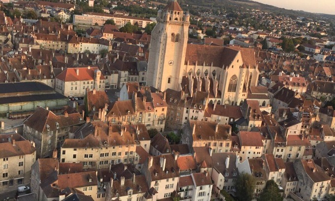 Dole Apartment | Coeur de Ville, Appartement en rez de Chaussée, Pouvant Accueillir 4 Personnes