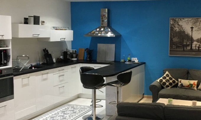 Faubourg Apartment | Coeur Nimes cosy label3* clim près Arenes & gare 2/6 pers patio wifi