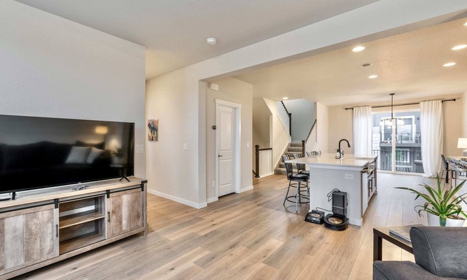Colorado Springs House | CoffeeBar/Garage/TempurpedicBeds/ModernHome/CloseToAirport/NearBase