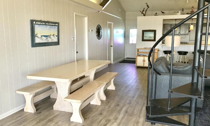 Gulf Shores House | Coggeshall - Pet Friendly home