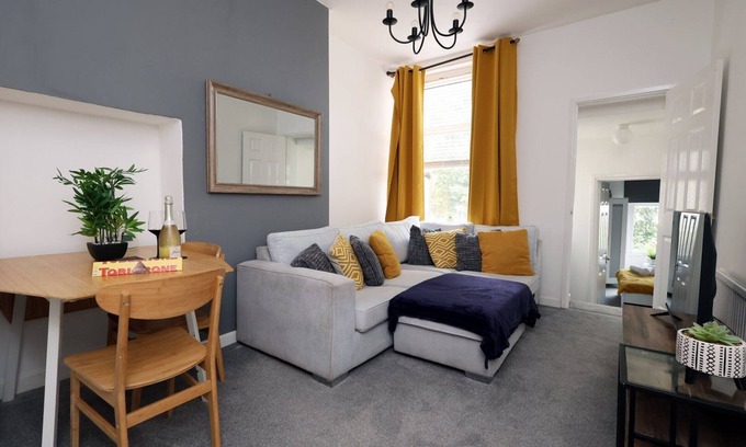 Canton Apartment | Cohost Partners Charming Pontcanna Flat 2BR