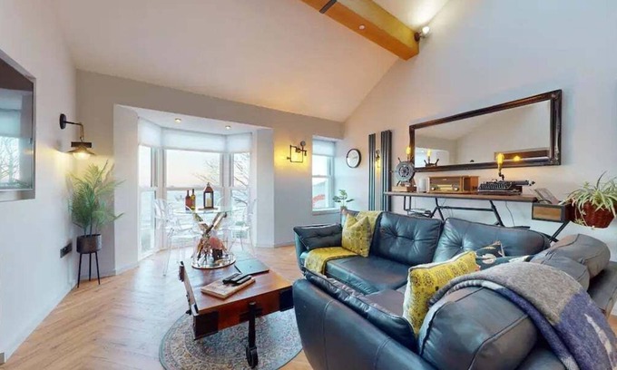 Mumbles House | Cohost Partners Mumbles Cottage Near Coast