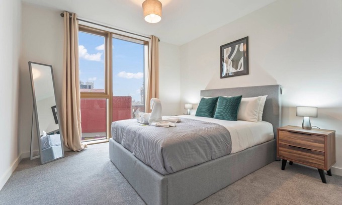 Theatreland Birmingham Apartment | Cohost Partners Stylish 1BR Central Birmingham
