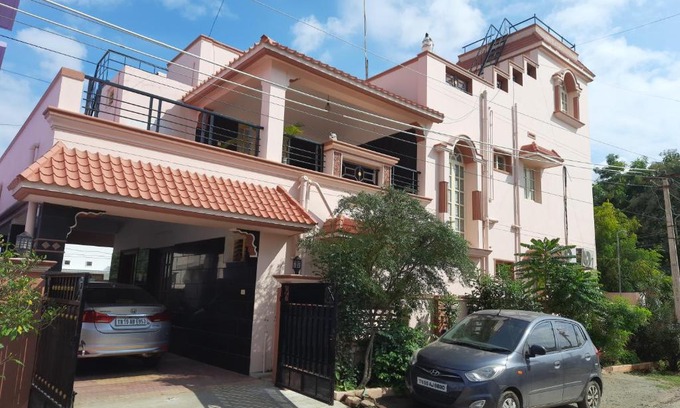 Saravanampatty House | Coimbatore Home Stay & Serviced Apartment