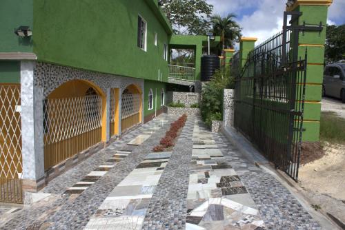 Mandeville Apartment | Coke Sixteen Guest Vacation Home