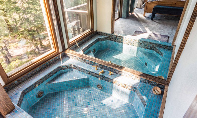 Montgomery Estates House | Cold Creek Court close to Heavenly Ski Resort The house SLEEPS 12 people total