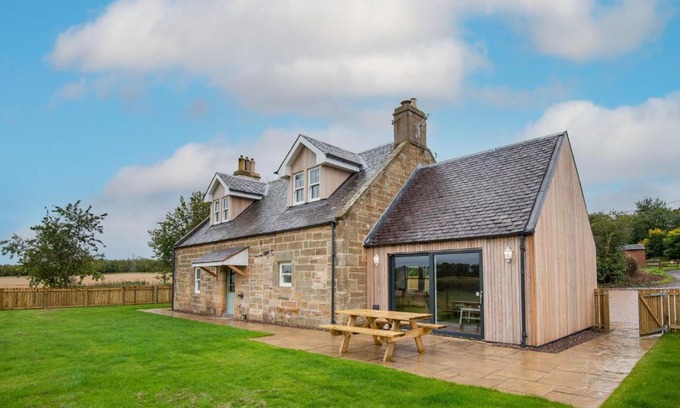 Dalkeith House | Coldwells Farmhouse