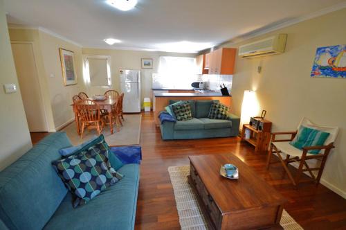 Kalbarri House | Cole Cottage - Kalbarri, WA