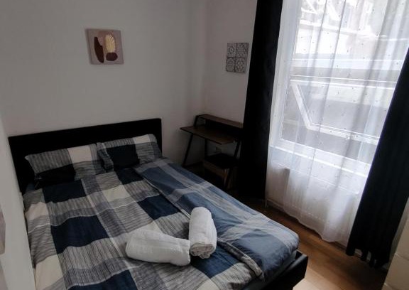 Whittington House | Colindale private room stay