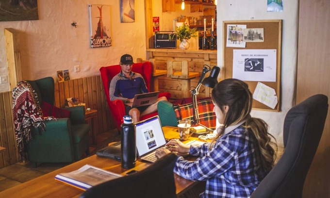 Bourg-Saint-Pierre Ski Chalet | Coliving Petit Velan