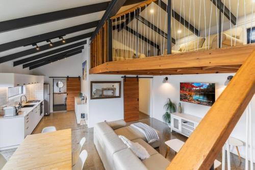 Collaroy Villa | Collaroy Beach loft style villa!