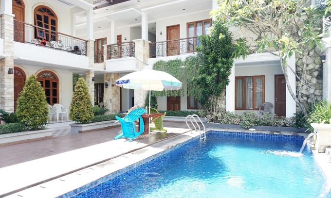 Sinduadi Hotel | Collection O 3945 Bale Tardian Syariah