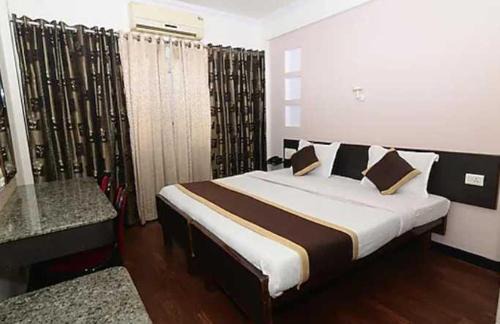 Adyar Hotel | Collection O Hanuman