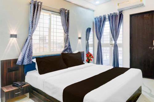 Phase 1 Hotel | Collection O Hinjewadi