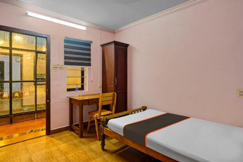 Kuravilangad Hotel | Collection O Mali Residency
