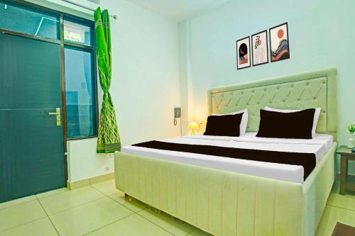 Alwar Hotel | Collection O Sector 52 Chandigarh