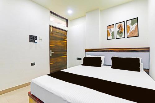 Patna Hotel | Collection O Sheesh Mahal Hotel
