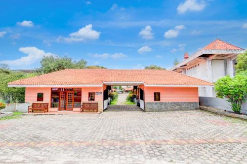 Pekalongan Hotel | Collection O Stasiun Pekalongan Near Stasiun Kereta Api Formerly Hotel Indah
