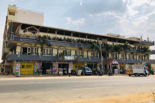 Chikkaballapur Hotel | Collection O V K Lodge