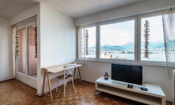 Paradiso Apartment | Collina Azzurra Lake View