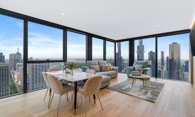 Melbourne Central Business District Apartment | Collins House Apartments by CLLIX