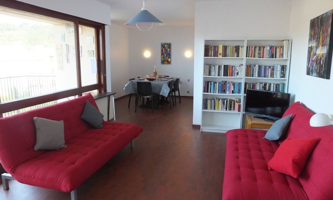 Collioure Apartment | Collioure Town with Parking – Apartment Mila
