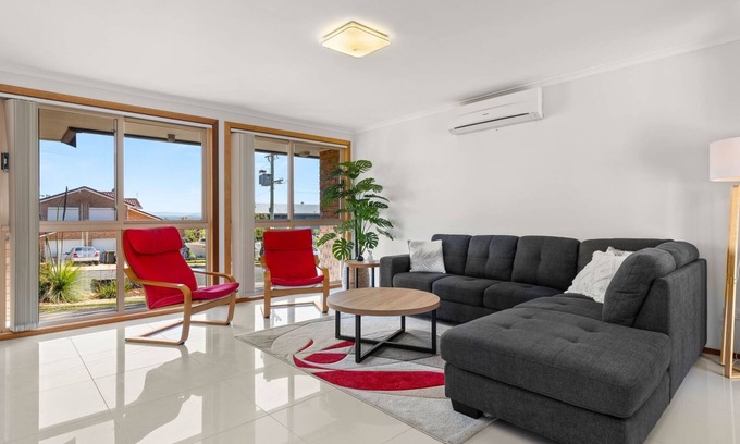 Vincentia House | Colloden Beach House by Experience Jervis Bay