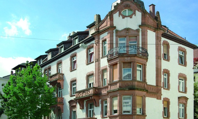 Lindenhof Hotel | CoLodging