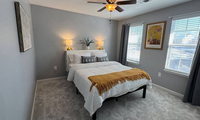 Manassas House | Colonial Playland - 5BD, Private Yard, Game Room