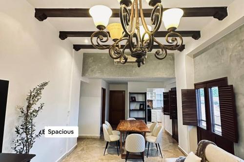 Casco Viejo Apartment | Colonial & Spacious Apto-best Location In Oldtown