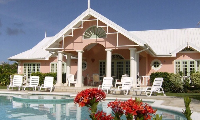 Lowlands Villa | Colonial style Villa in Tobago Plantations Golf, Beach & SPA Resort