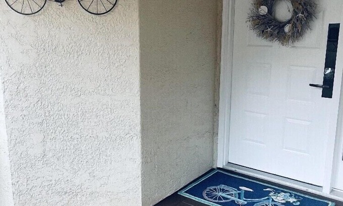 Shipyard Plantation Villa | Colonnade Club, 2 bed-2 bath-Super clean, Short walk to the Beach-by Owner!