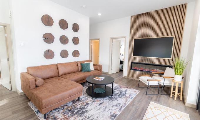 Palmer Hotel | Colony Suites