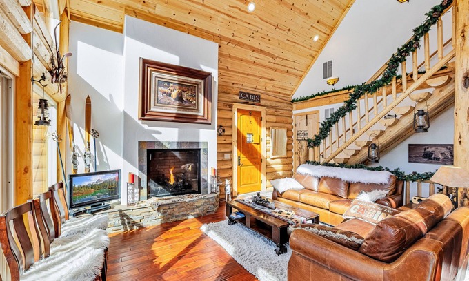 Saint Mary's Cabin | Colorado Log Home on shoreline of Silver Lake