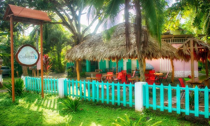 Manzanillo Bed & Breakfast | Colores seafront