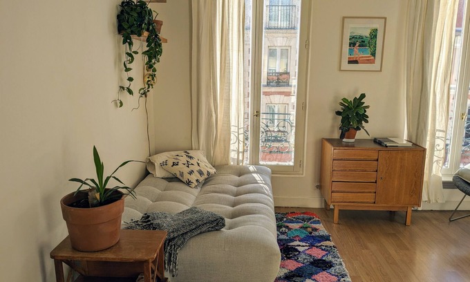Belleville Apartment | Colorful Parisien apartment in heart of trendy Belleville