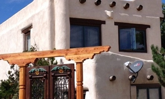 El Prado House | Colorfully & Uniquely Taos