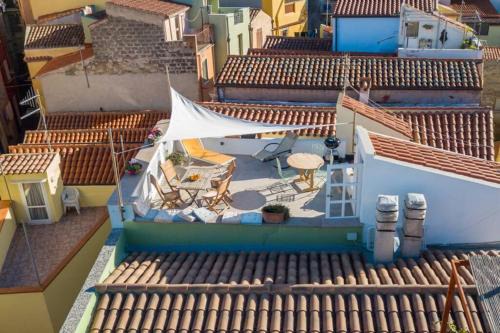 Bosa Historic Centre Apartment | Colours in the street